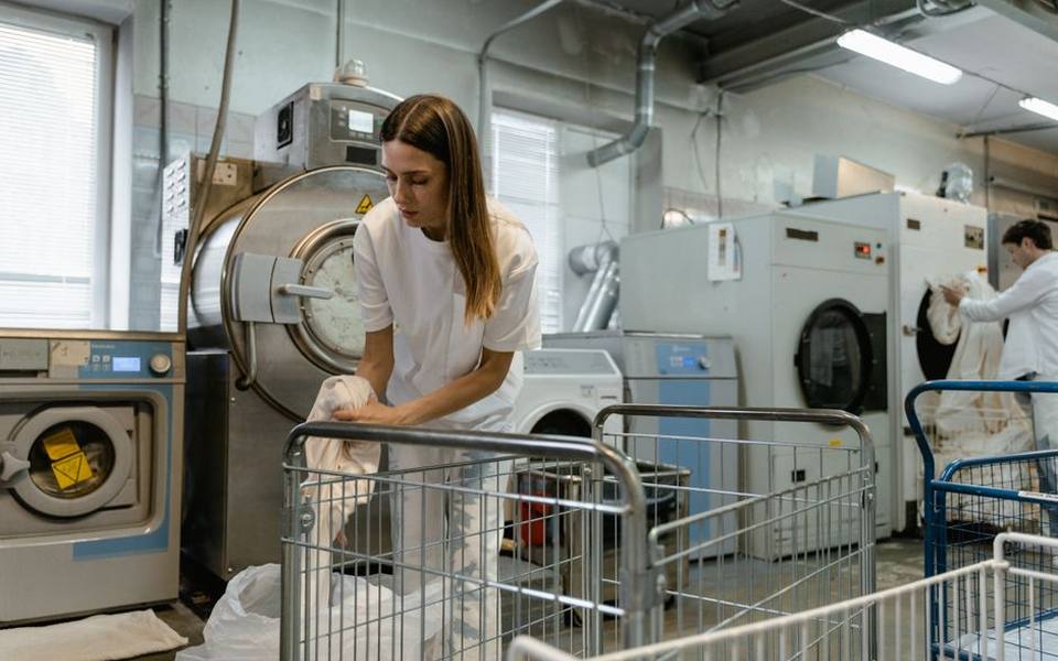 Managing Sensitive Skin Needs at Public Laundromats